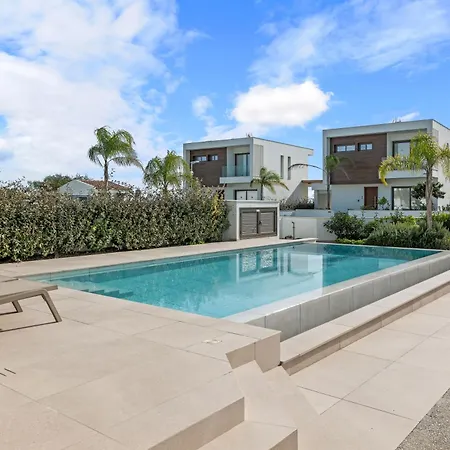 Serenity Waves 11 * Lárnaca