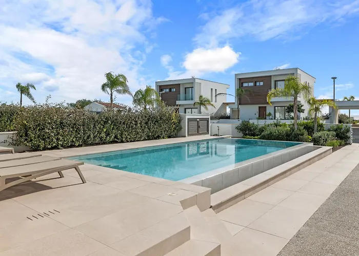 Serenity Waves 11 * Lárnaca