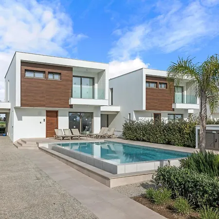 Serenity Waves 11 Villa Larnaca